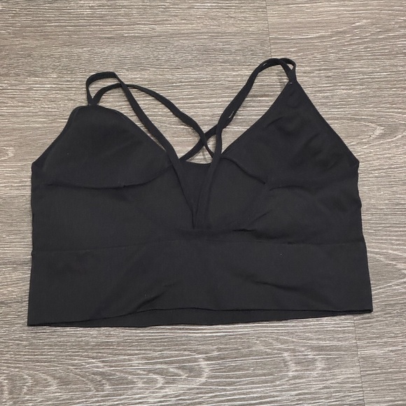 Women's Black Strappy Sports Bra - Picture 2 of 3